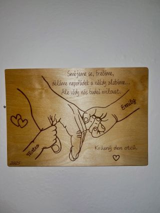 Den otců za dveřmi. Další krásný obraz, tentokrát od dvou dětiček ❤️ #father #fatherlove❤️ #otec #tata #tataasyn...